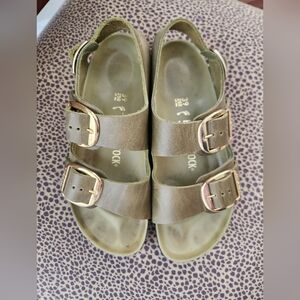 Birkenstock Milano ORIG $175 with gold LARGE buckles & LEATHER footbed size 39/8